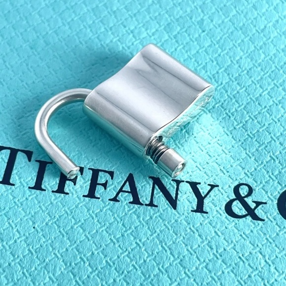 Tiffany Luxury 925 Sterling Silver Bracelet - Picture 6 of 12